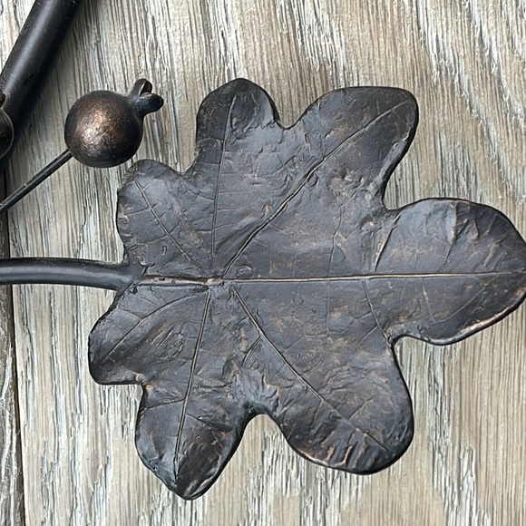 (2) Pottery Barn Bronze Metal Vine/Leaf Candle Sconces.Holds a 3”Wx 4”H Candle. - Picture 3 of 7